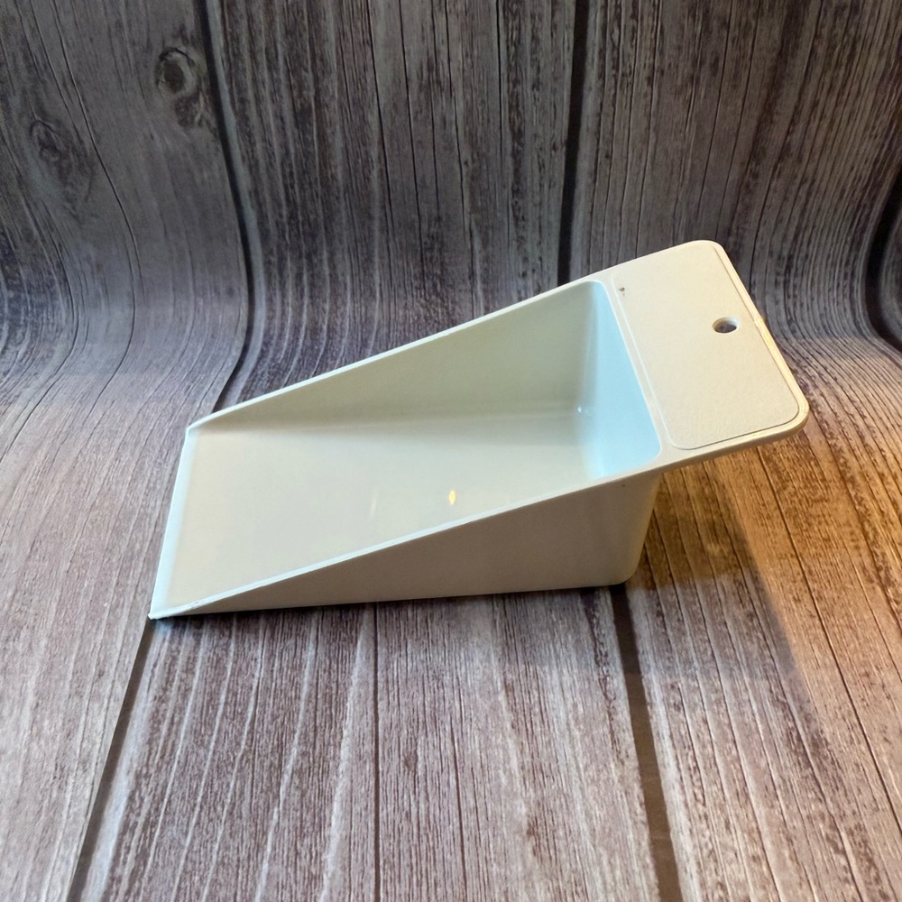 Tupperware Scoop
